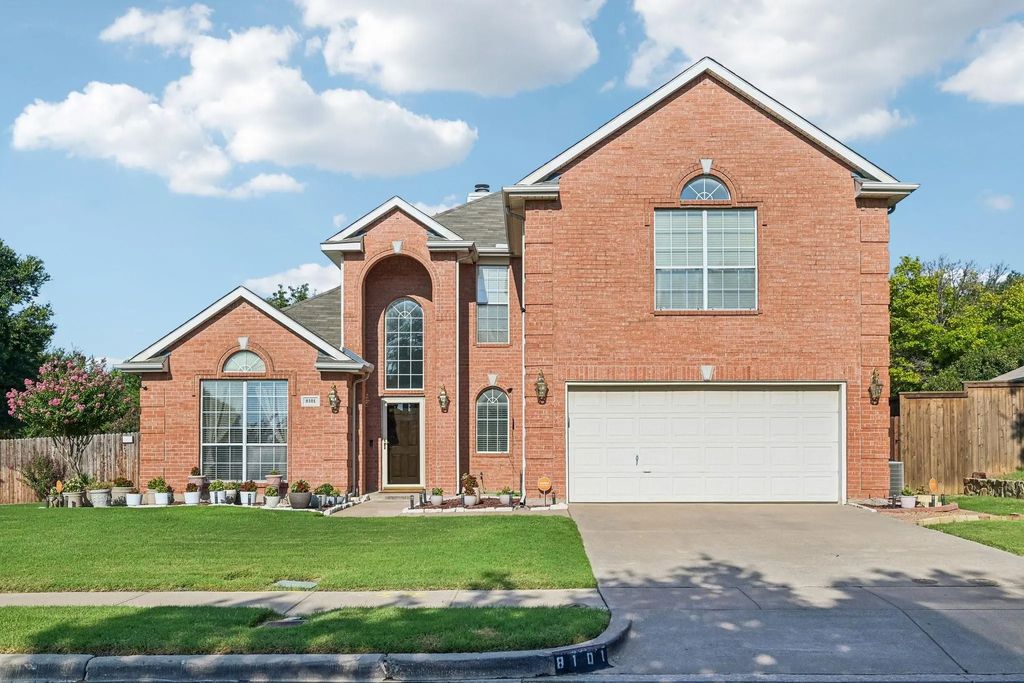 8101 Ross Lake Drive, Fort Worth