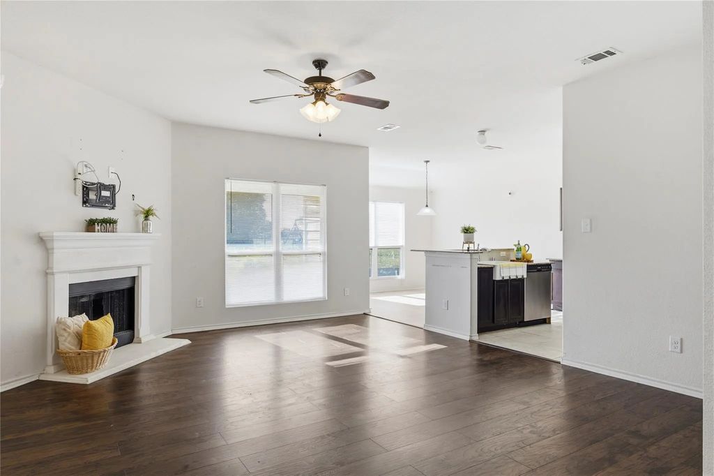 1003 Lakeshore Boulevard, Oak Point