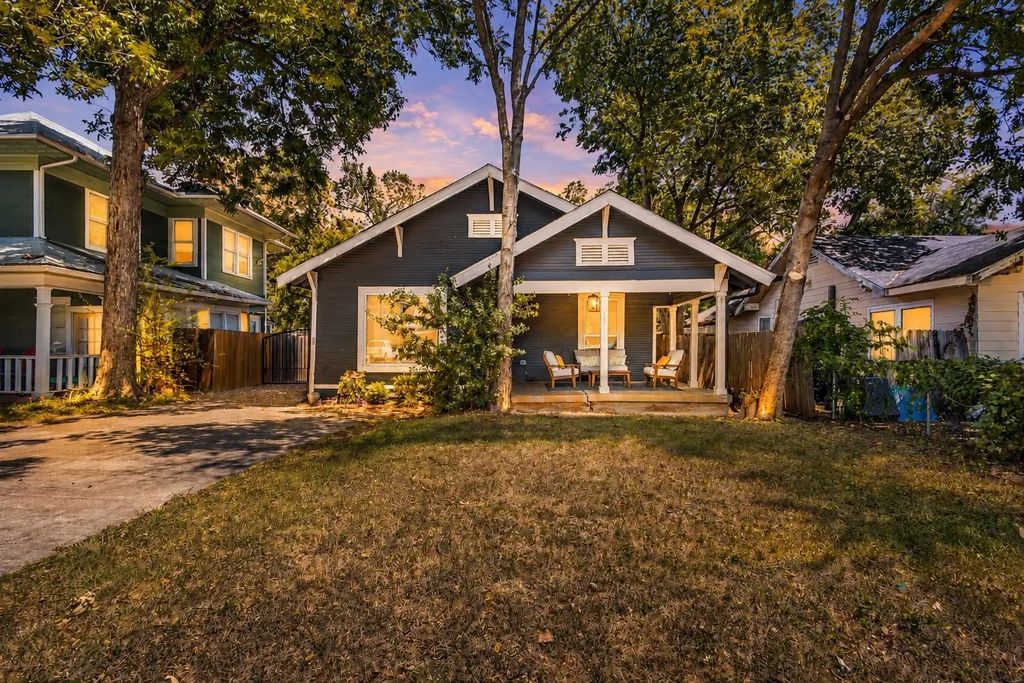 406 S Montreal Avenue, Dallas