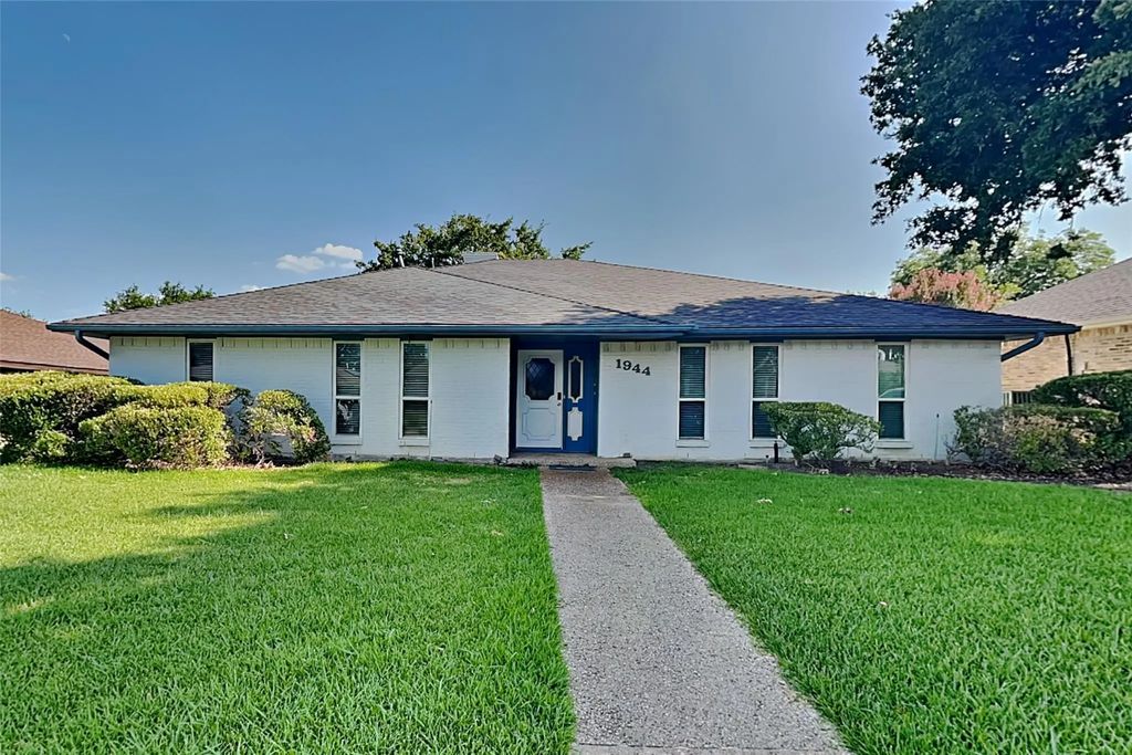 1944 Chesham Drive, Carrollton