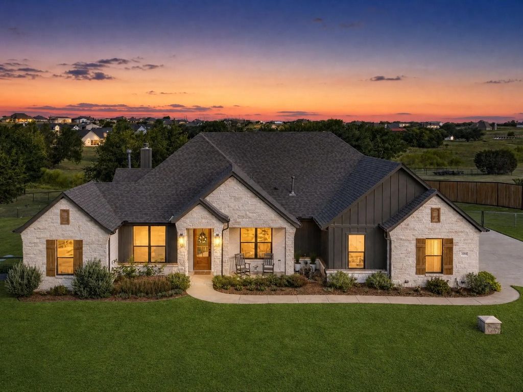 1095 Pioneer Crossing, Weatherford