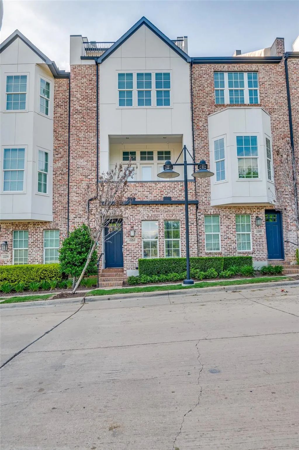 2262 Alterbrook Lane, Dallas