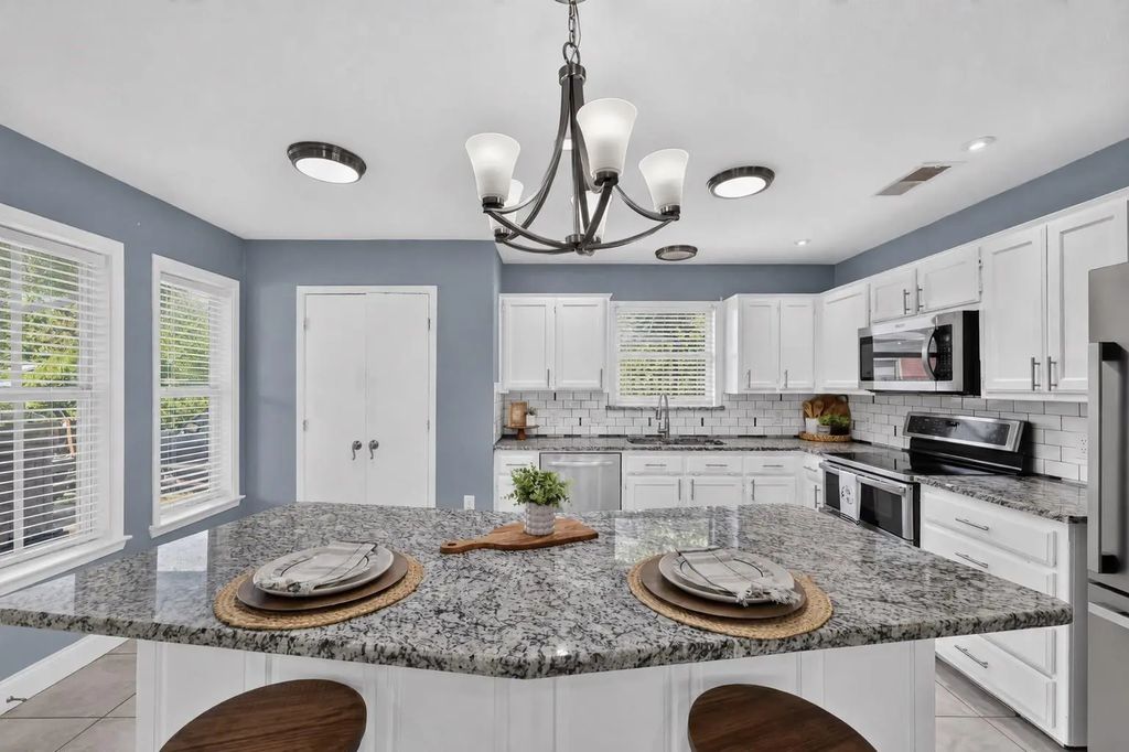 1422 Elmwood Avenue, Fort Worth