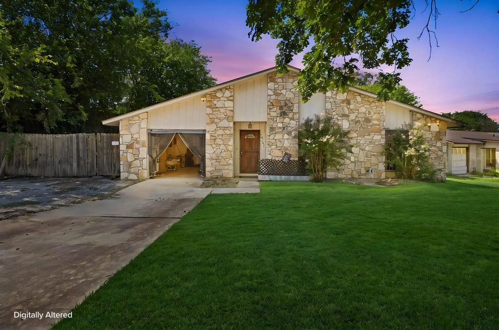 12101 Wilderness Trail, Live Oak