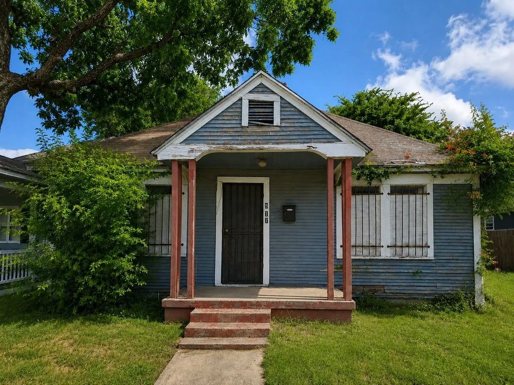 917 E Pulaski Street, Fort Worth