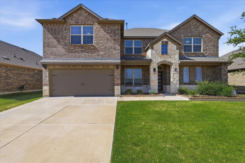 10421 Table Bluff Street, Aubrey