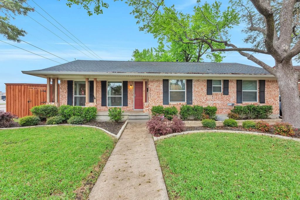2905 Eric Lane, Farmers Branch