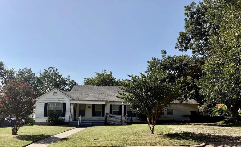 3321 Herring Avenue, Waco