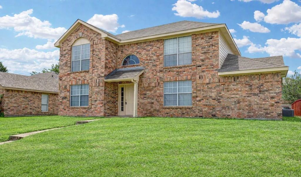 202 Lavender Drive, Cedar Hill