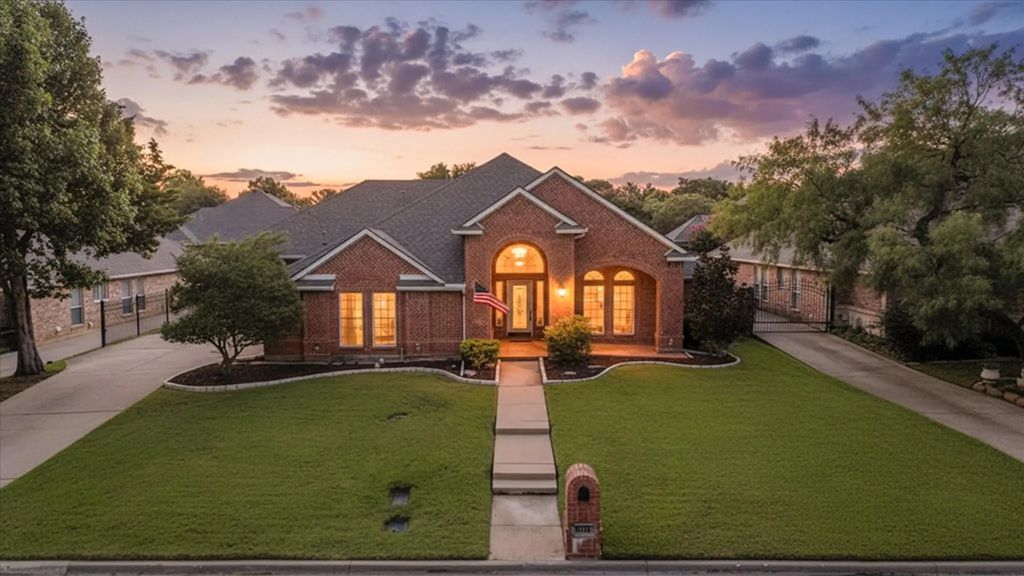 1013 Brook Arbor Drive, Mansfield