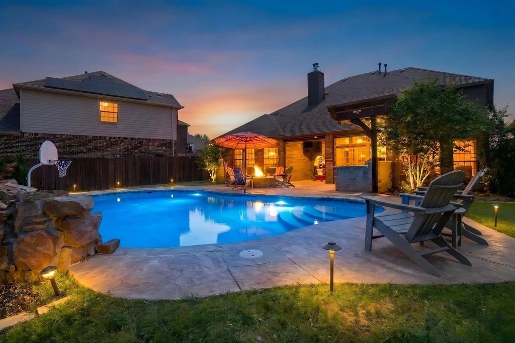 5812 Pine Flat Court, Fort Worth