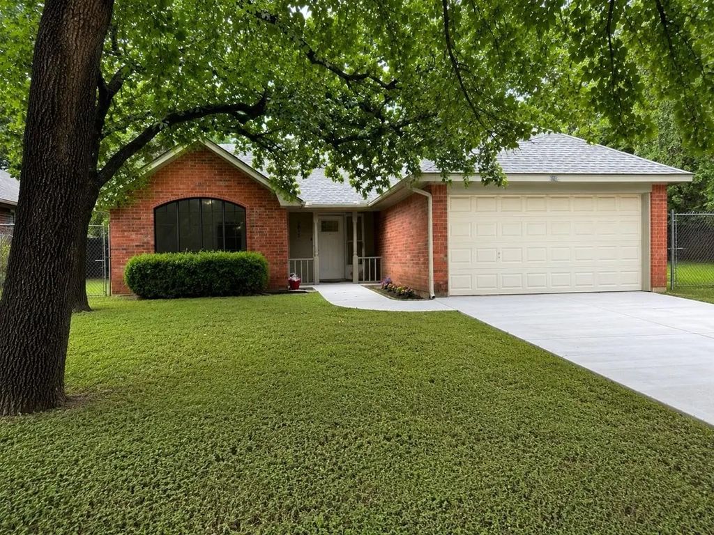 2812 Howard Court, Denton