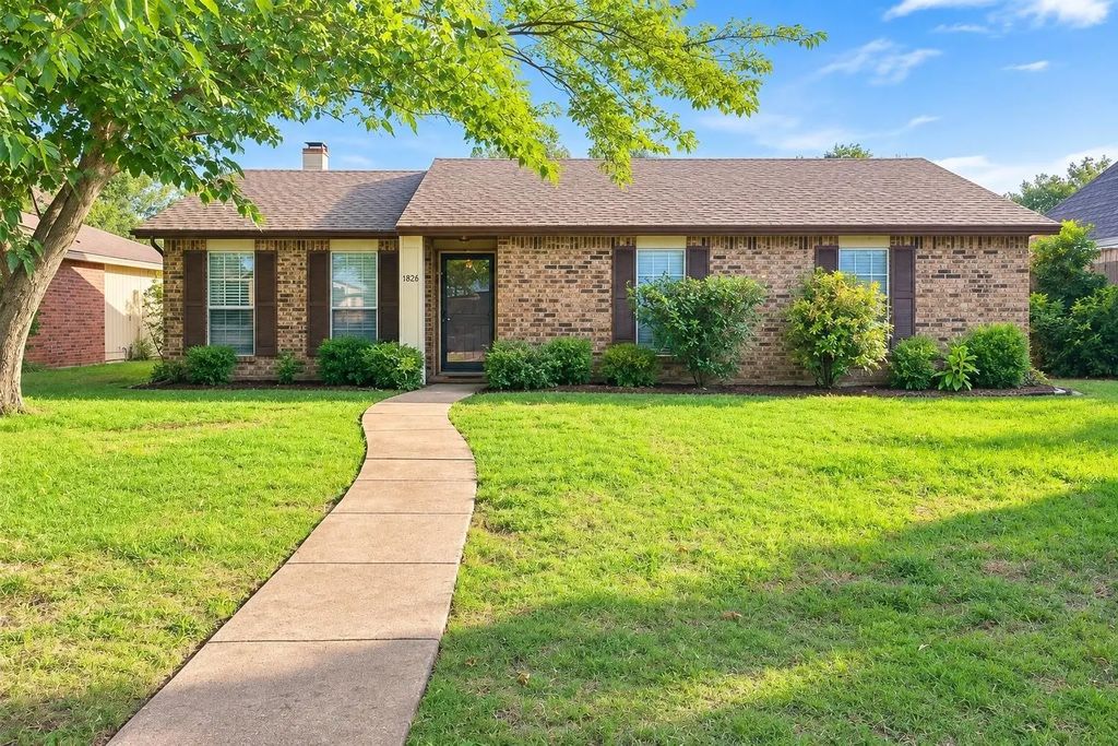 1828 Angelina Drive, Garland