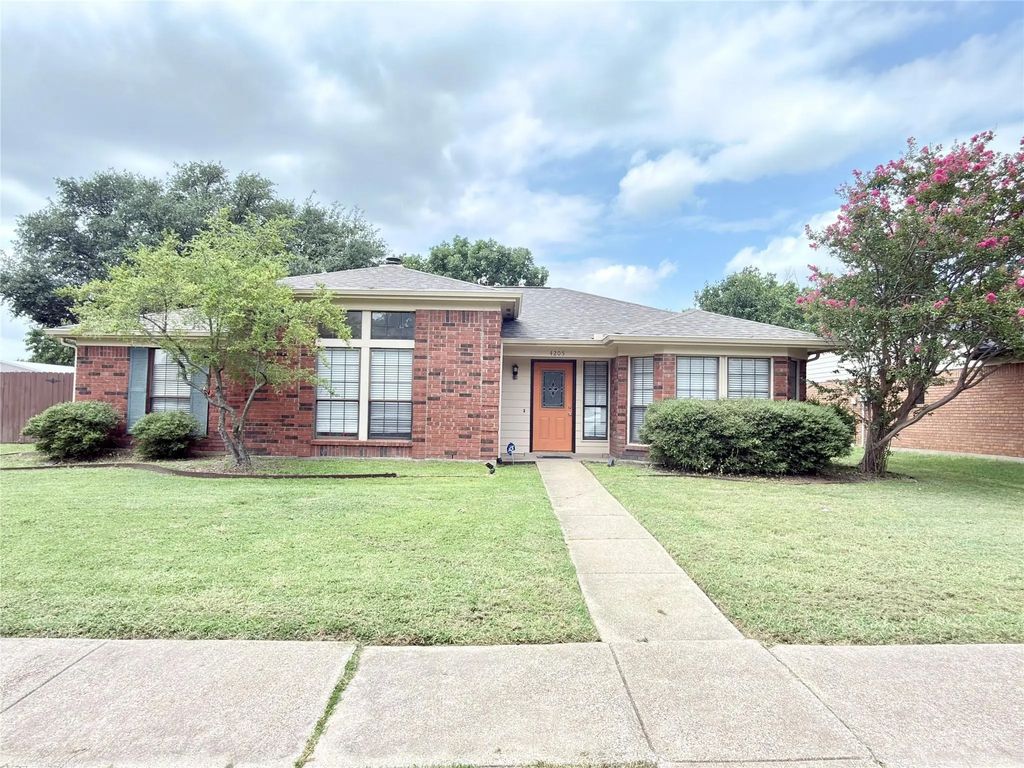 4205 Starboard Trail, Rowlett
