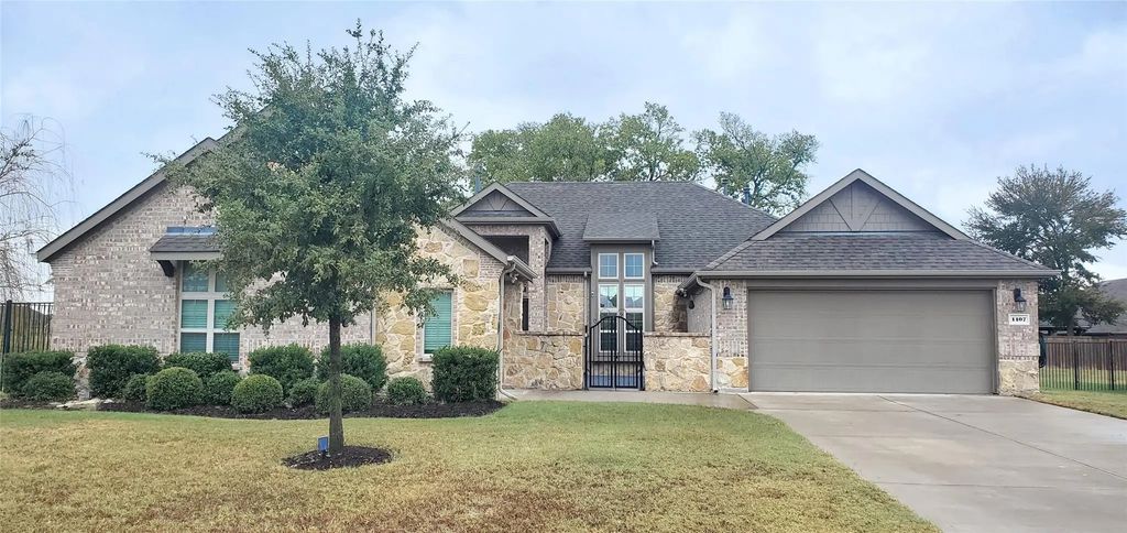 1107 Brooklyn Drive, Anna