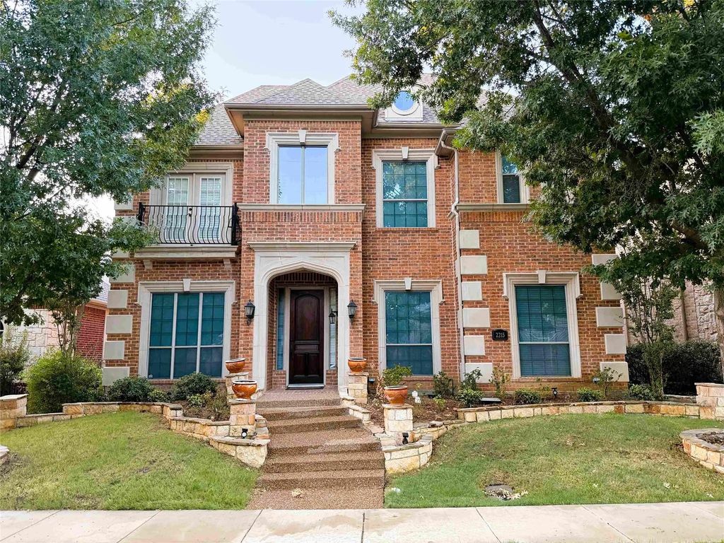2215 Longview Road, Irving