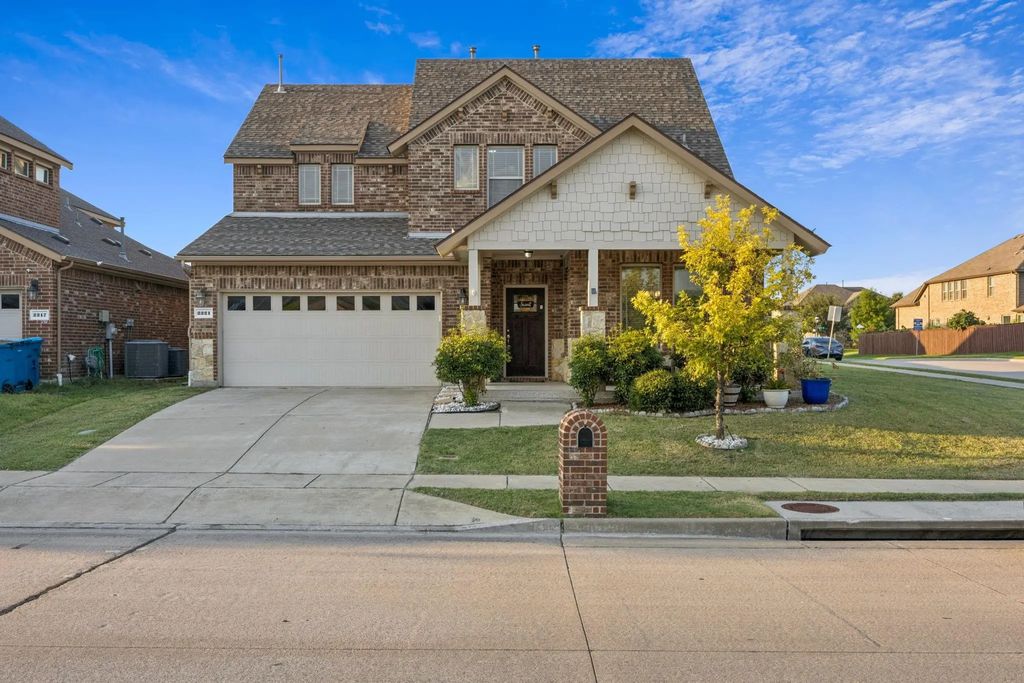 2221 Petunia Lane, Rowlett