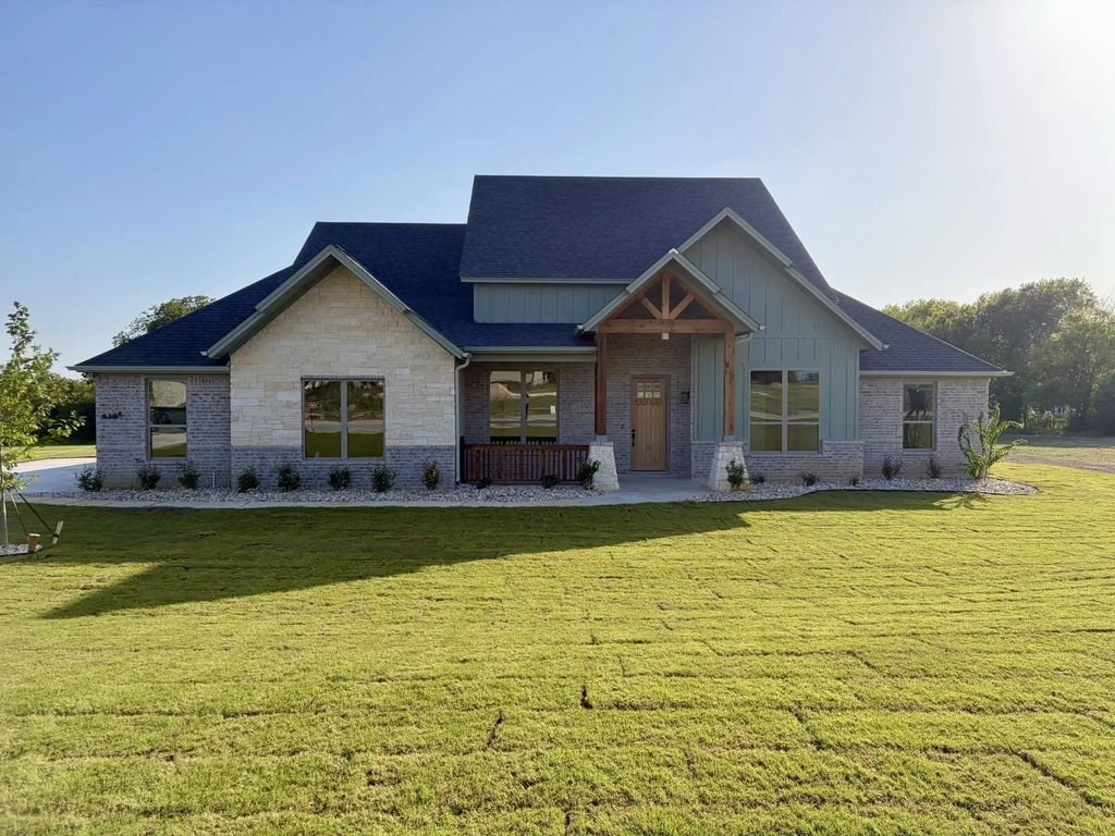 410 Paradise Ridge Drive, Waxahachie