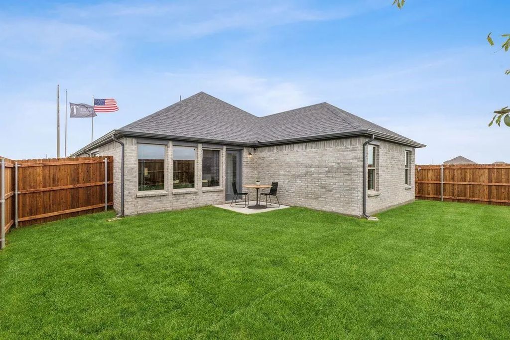 1942 Paddock Lane, Seagoville