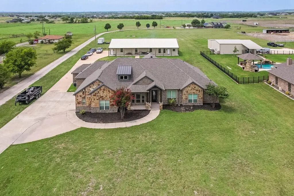 239 N Armstrong Road, Venus