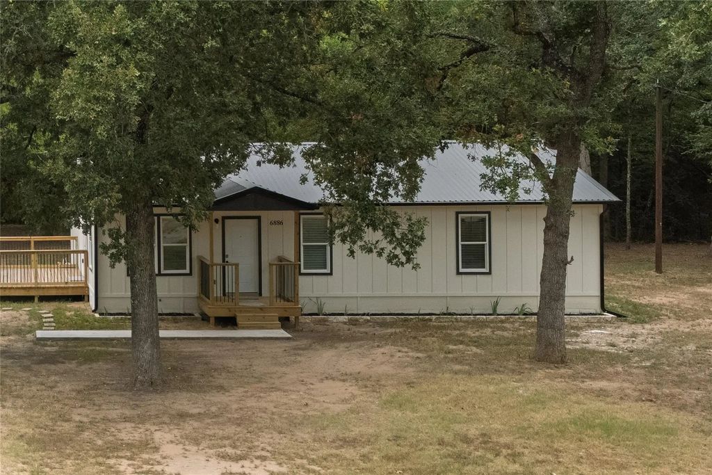 6886 County Road 2550, Quinlan