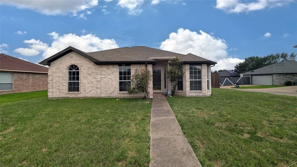 1524 Allen Drive, Mesquite