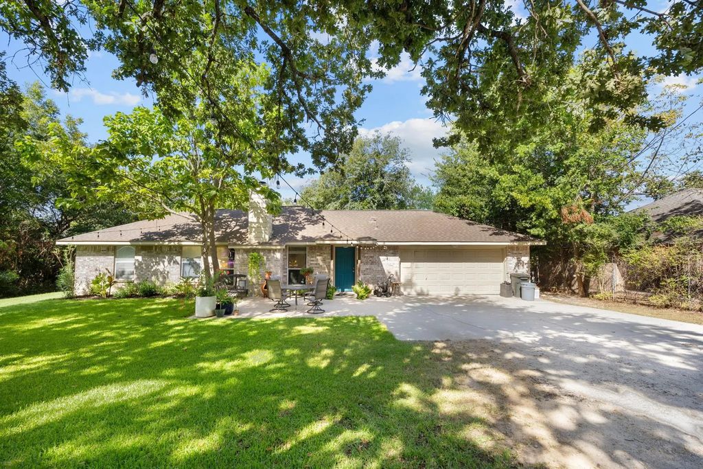 1400 E Lake Drive, Weatherford