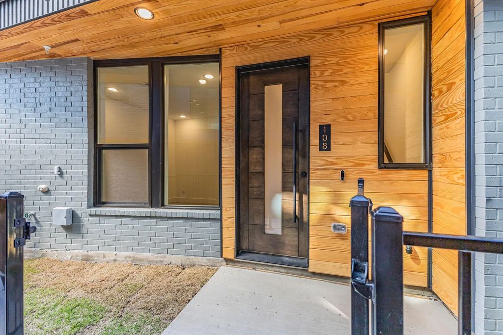 426 W 9th Street, Dallas
