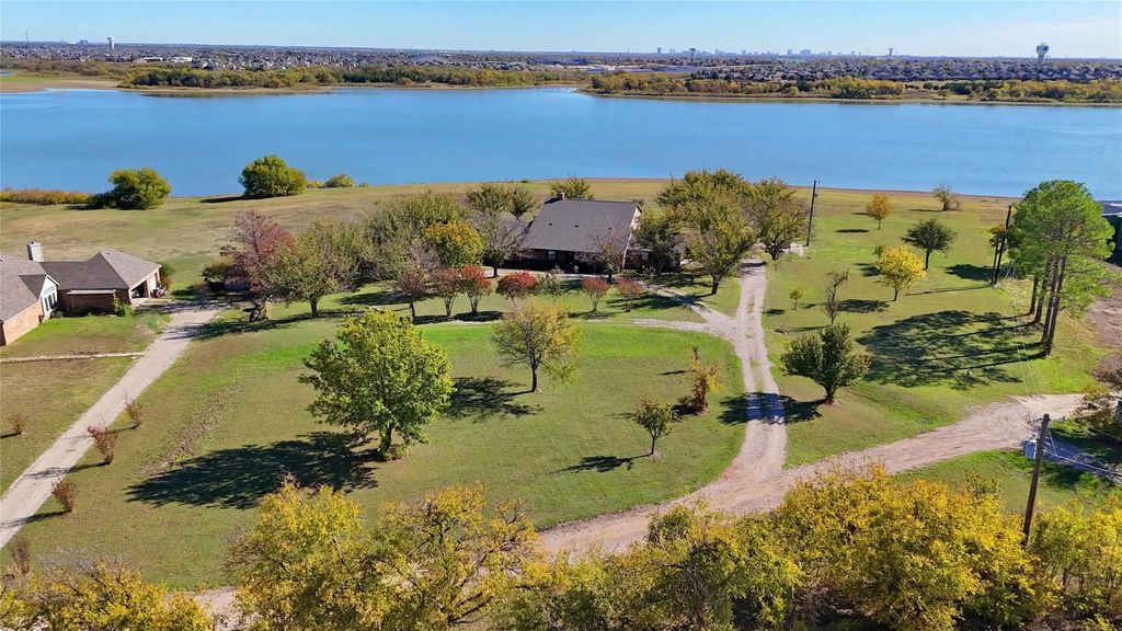 679 Doe Creek Road, Little Elm