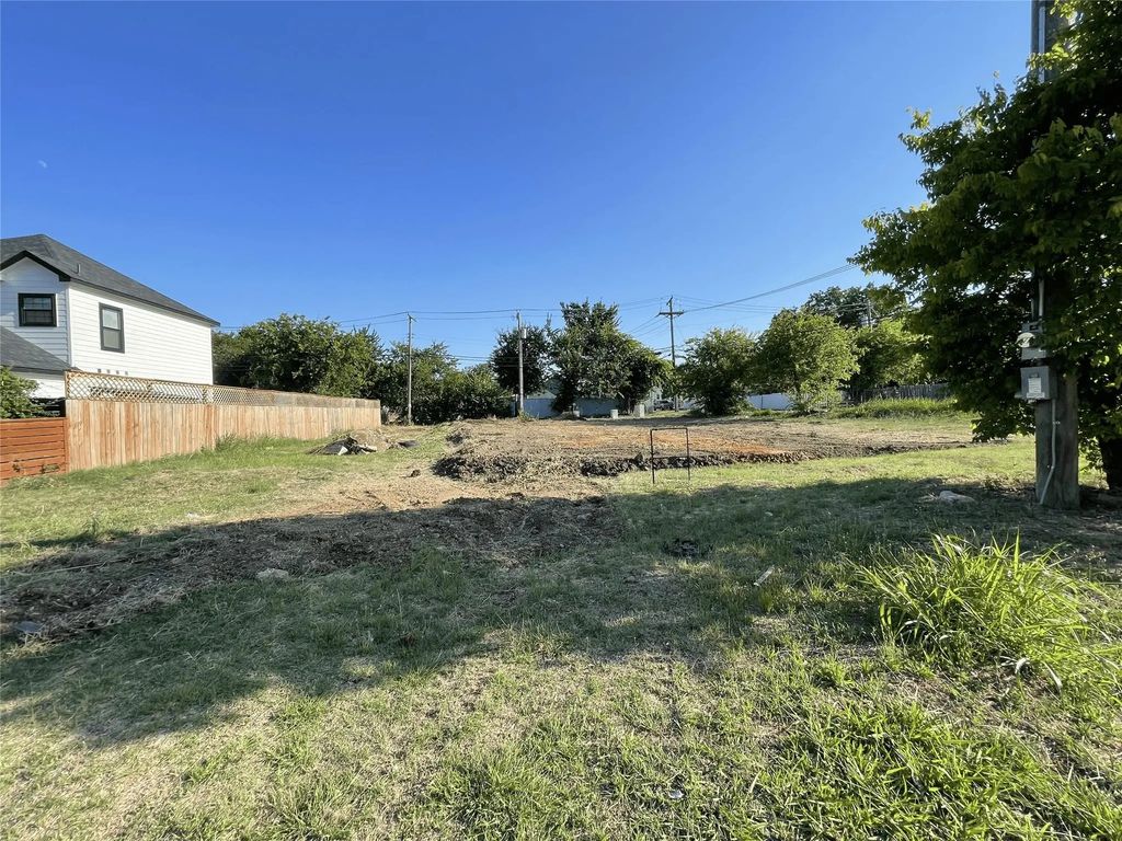 1400 E Morphy Street, Fort Worth