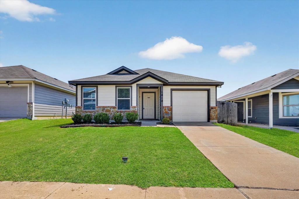1812 Wickham Drive, Burleson