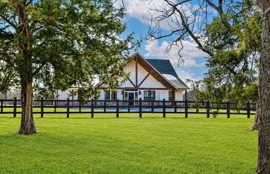 1205 Northshore Lane, Valley View
