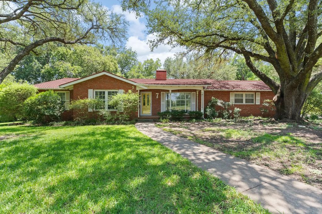 7 Hill Terrace Place, Cleburne
