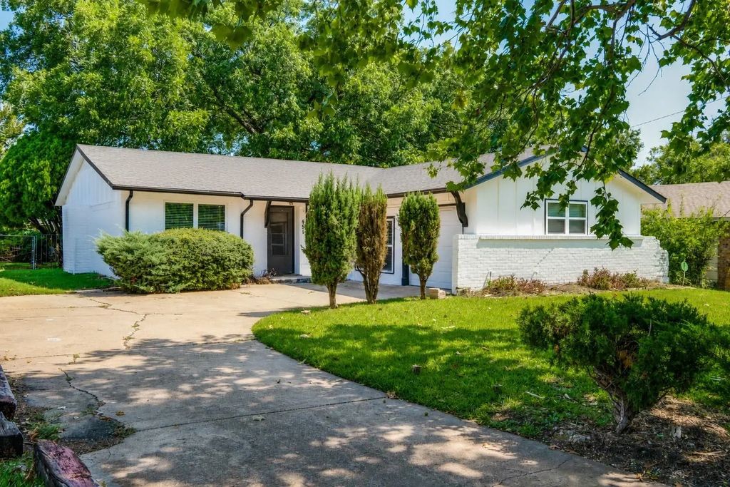 451 Southport Drive, Dallas