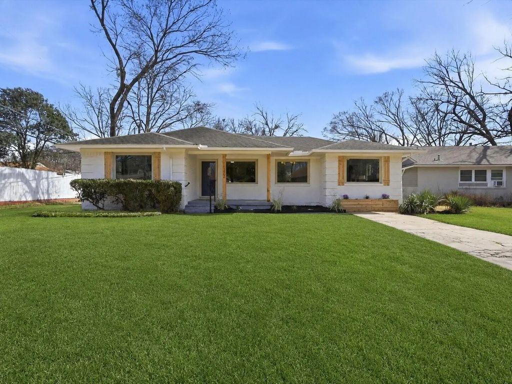 10322 Pinecrest Drive, Dallas