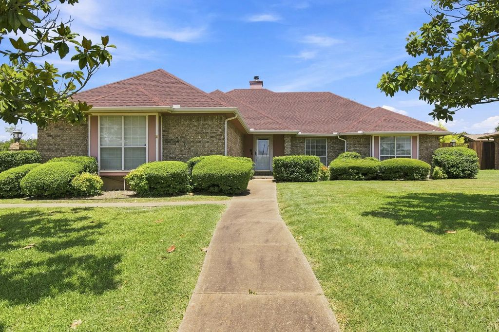 1121 The Meadows Parkway, DeSoto