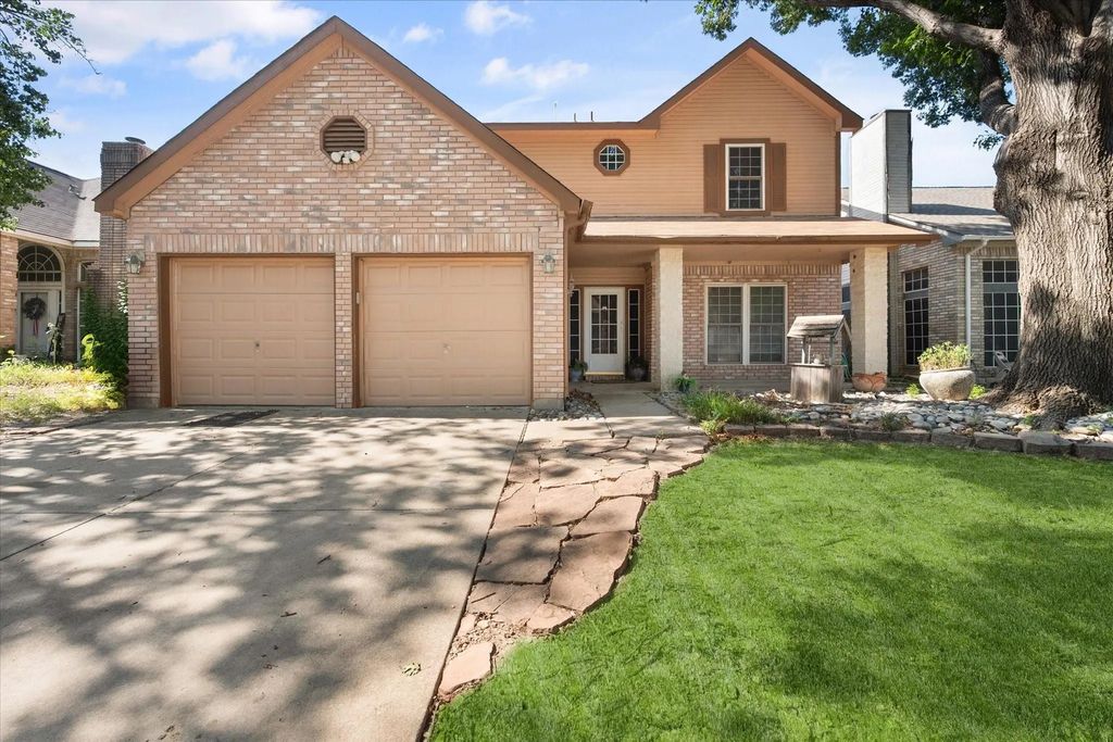 4740 Waterway Drive N, Fort Worth