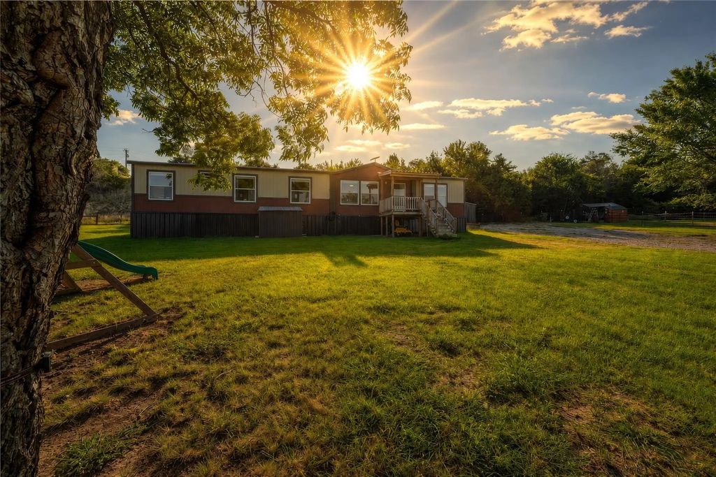 320 Valley Lake Court, Springtown