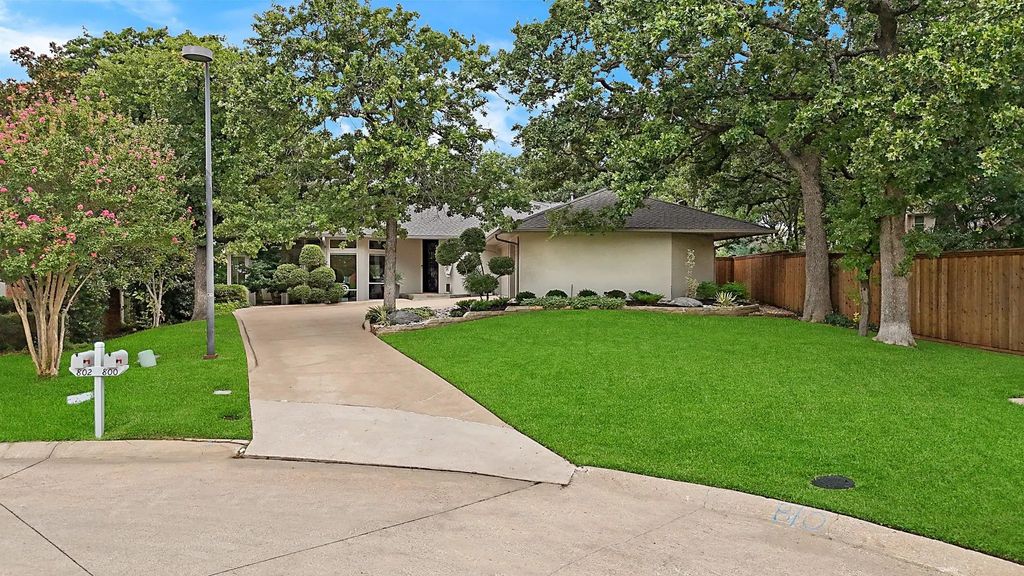 800 Shady Bend Court, Highland Village