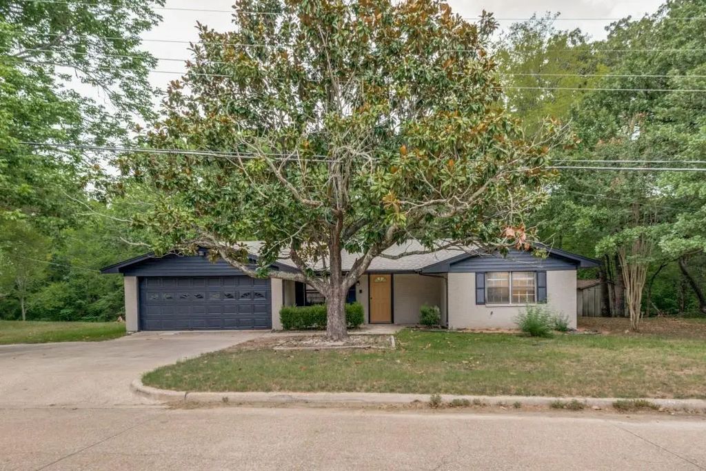 1311 Forrest Drive, Canton