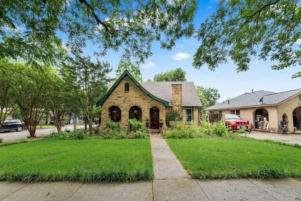 2502 Burlington Boulevard, Dallas
