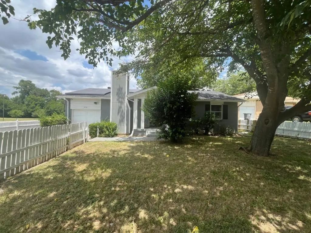 3250 Highland Woods Circle, Dallas