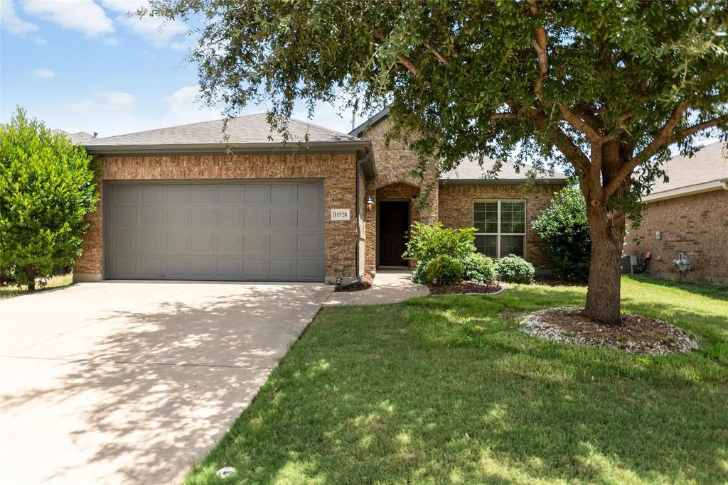 11528 Emory Trail, Fort Worth