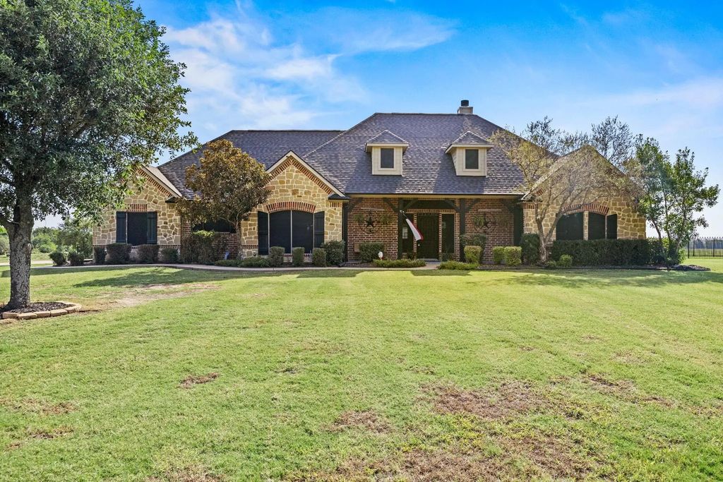1354 Shadow Lakes Drive, Wills Point