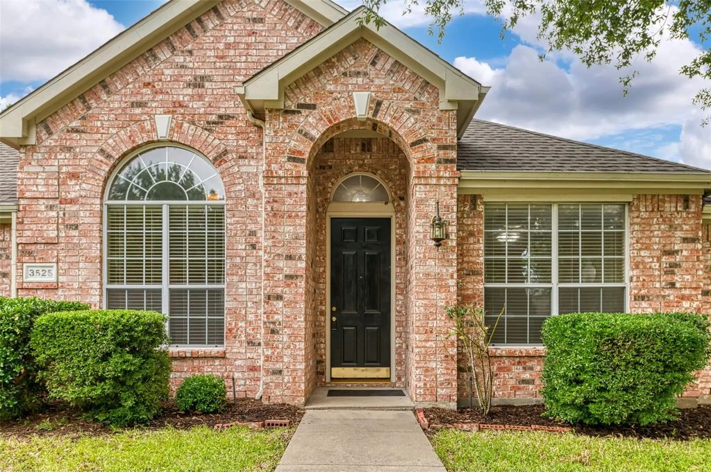 3525 Brewster Drive, Plano