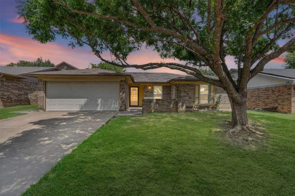7516 Evergreen Drive, Watauga
