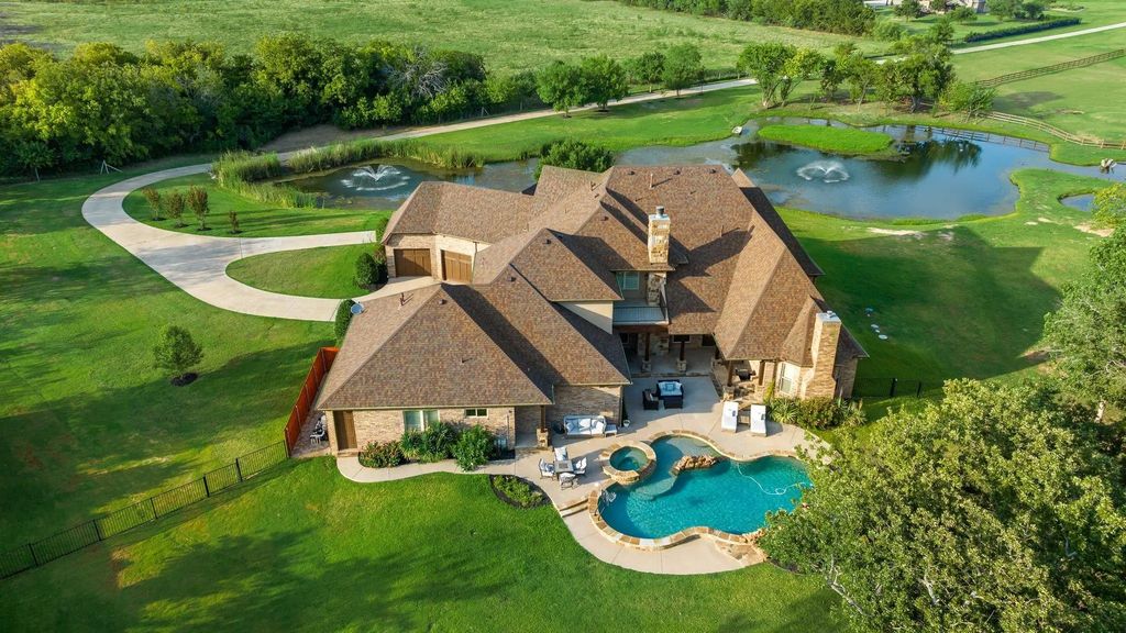 737 Manor Drive, Argyle