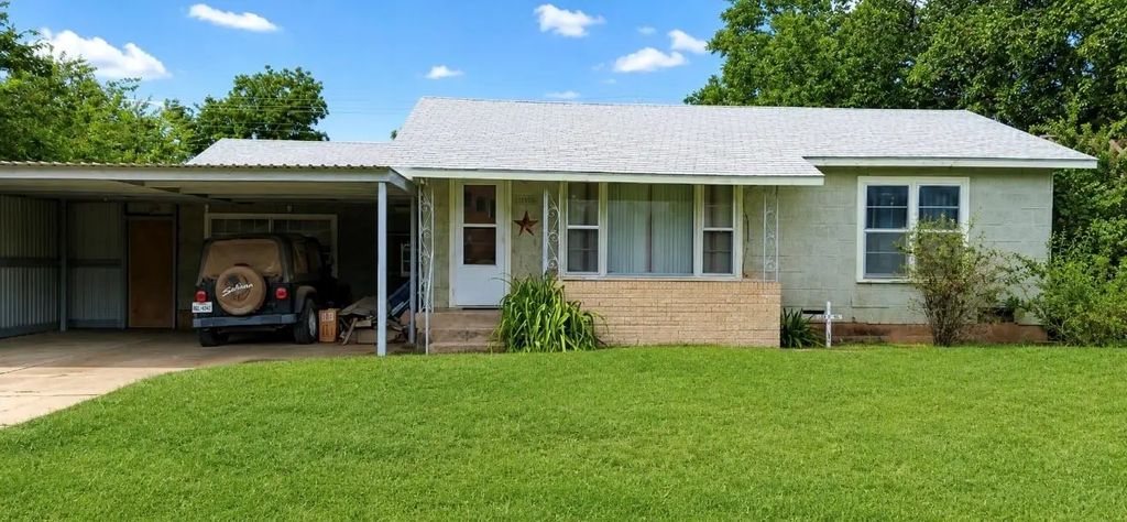 1008 W Elm Street, Olney