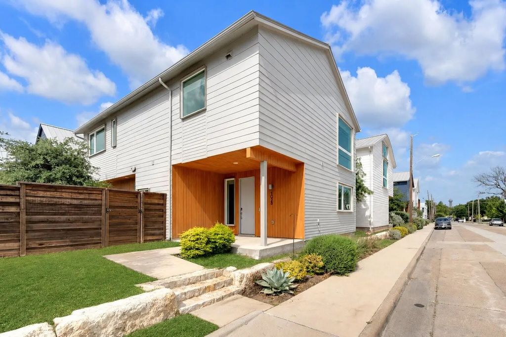 1028 Bastion Court, Dallas
