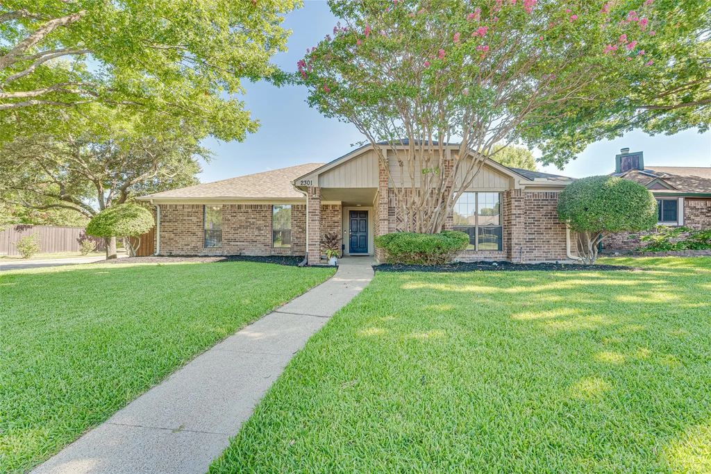 2301 University Drive, Rowlett